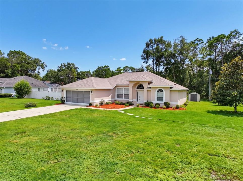 For Sale: $285,000 (3 beds, 2 baths, 1746 Square Feet)
