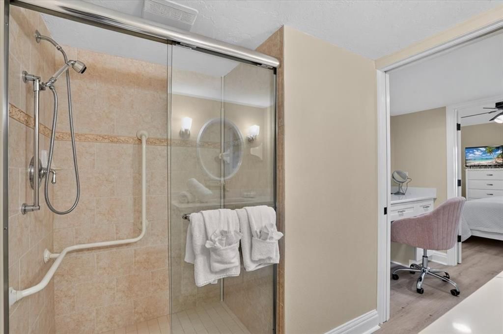 For Sale: $749,000 (2 beds, 2 baths, 1349 Square Feet)