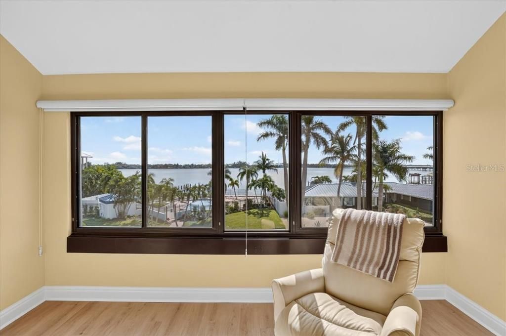 For Sale: $749,000 (2 beds, 2 baths, 1349 Square Feet)
