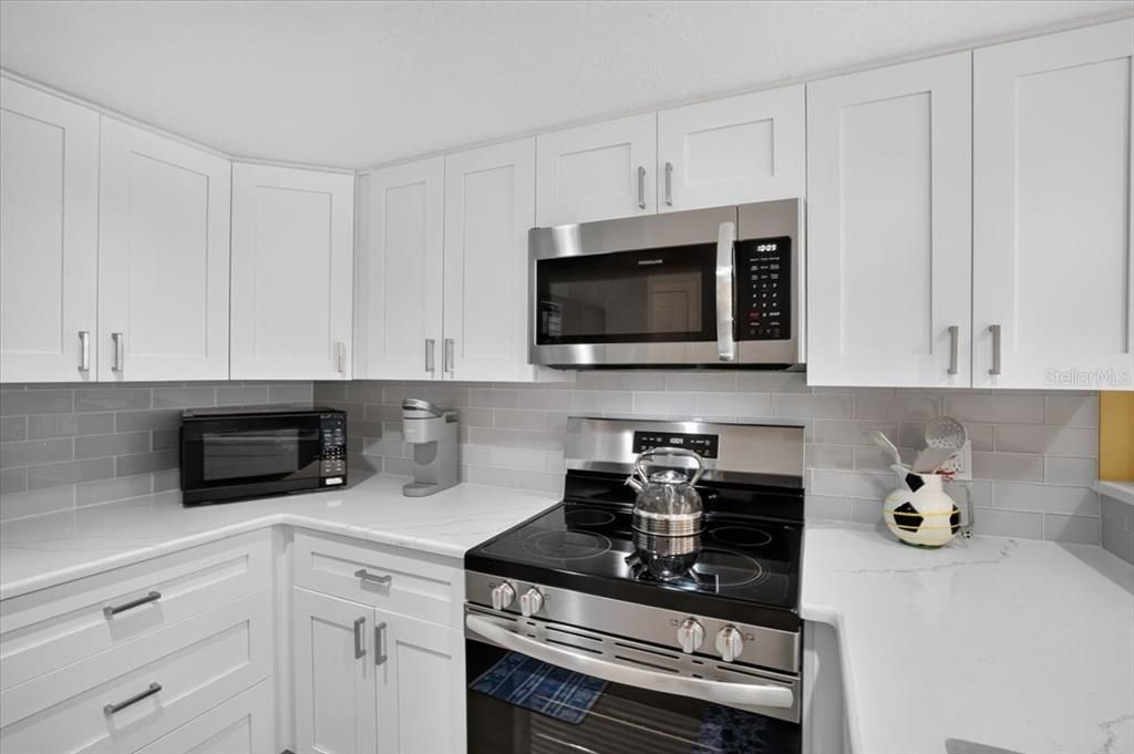 For Sale: $749,000 (2 beds, 2 baths, 1349 Square Feet)