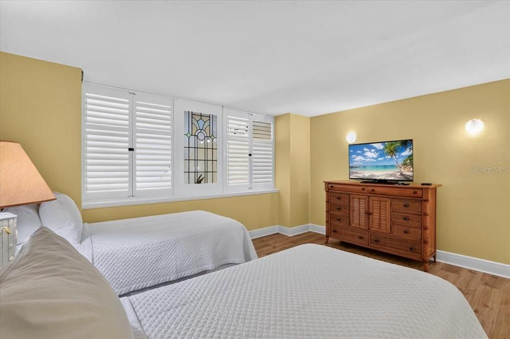 For Sale: $749,000 (2 beds, 2 baths, 1349 Square Feet)
