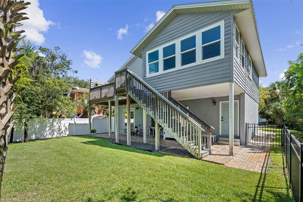 На продажу: $585,000 (4 спален, 2 ванн, 1617 Квадратных фут)