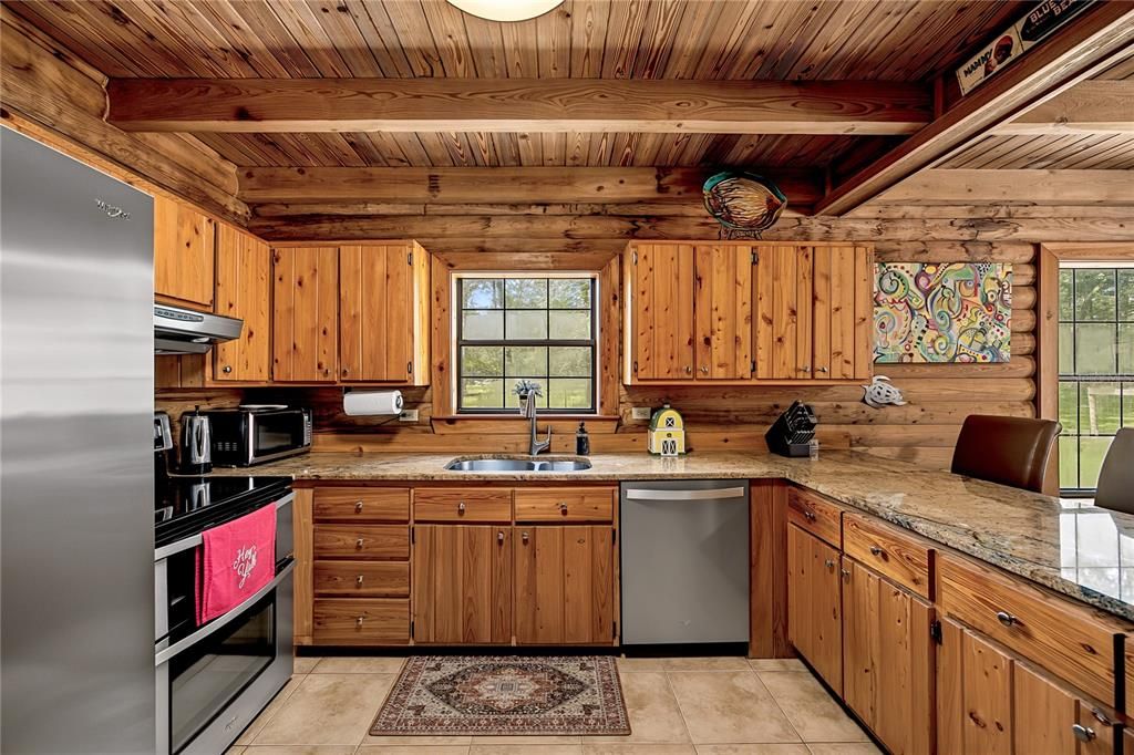 For Sale: $709,000 (2 beds, 2 baths, 1464 Square Feet)
