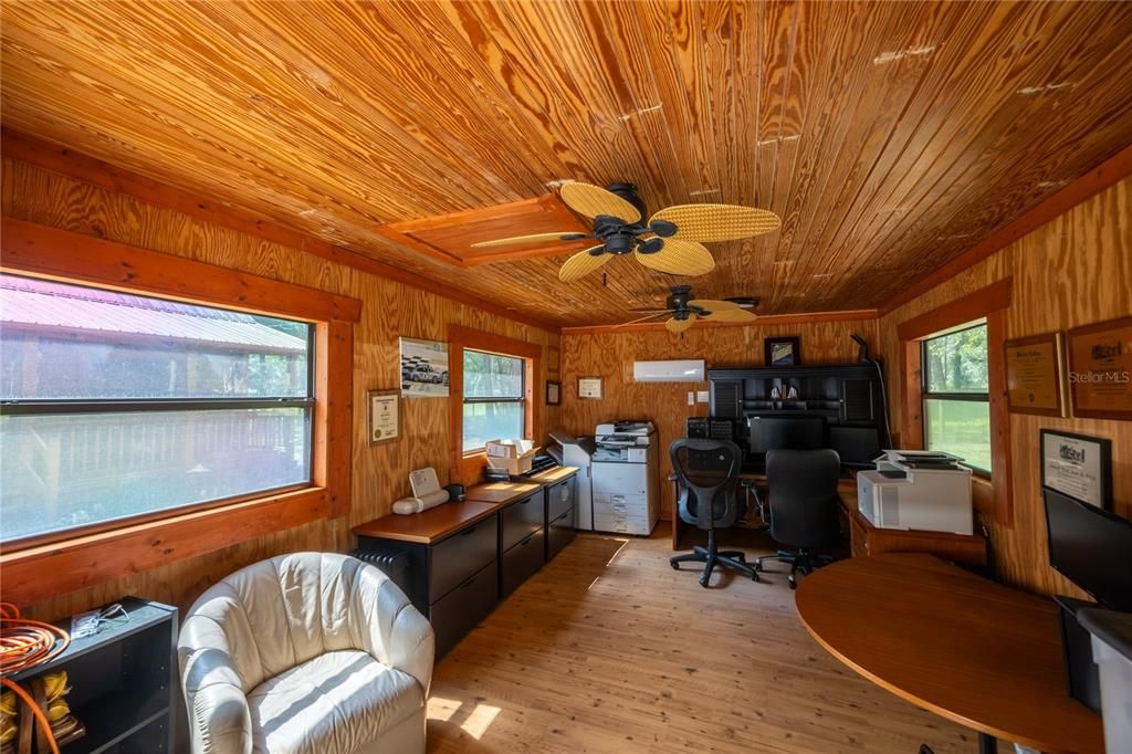 For Sale: $709,000 (2 beds, 2 baths, 1464 Square Feet)