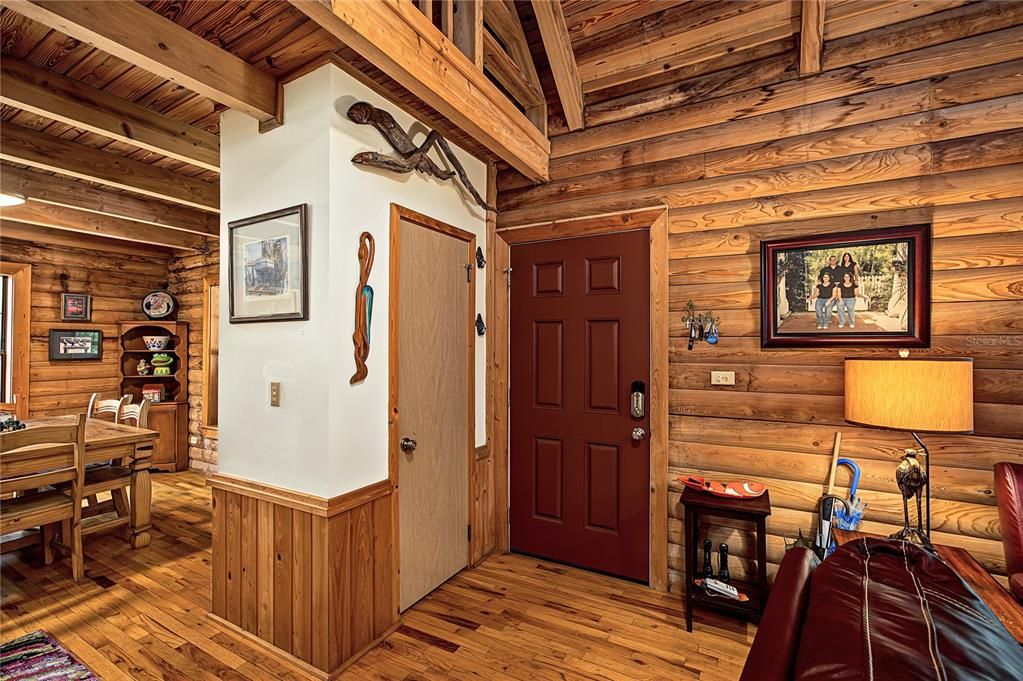 For Sale: $709,000 (2 beds, 2 baths, 1464 Square Feet)