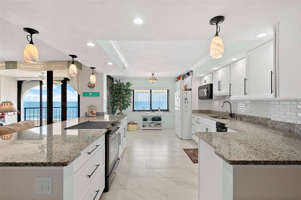 For Sale: $439,900 (2 beds, 2 baths, 1700 Square Feet)