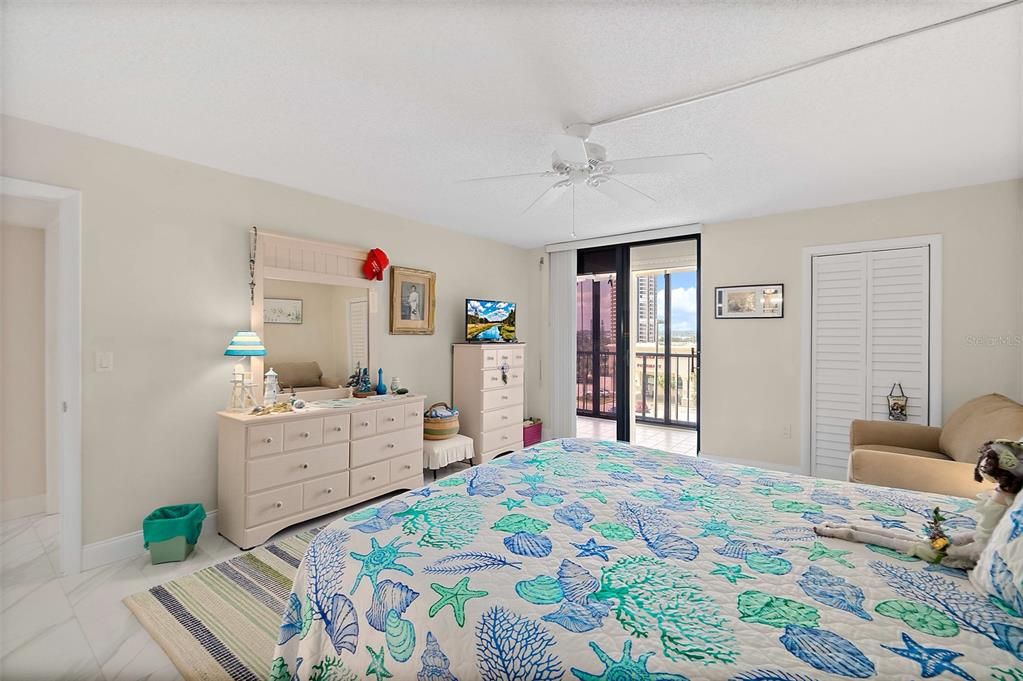 For Sale: $439,900 (2 beds, 2 baths, 1700 Square Feet)