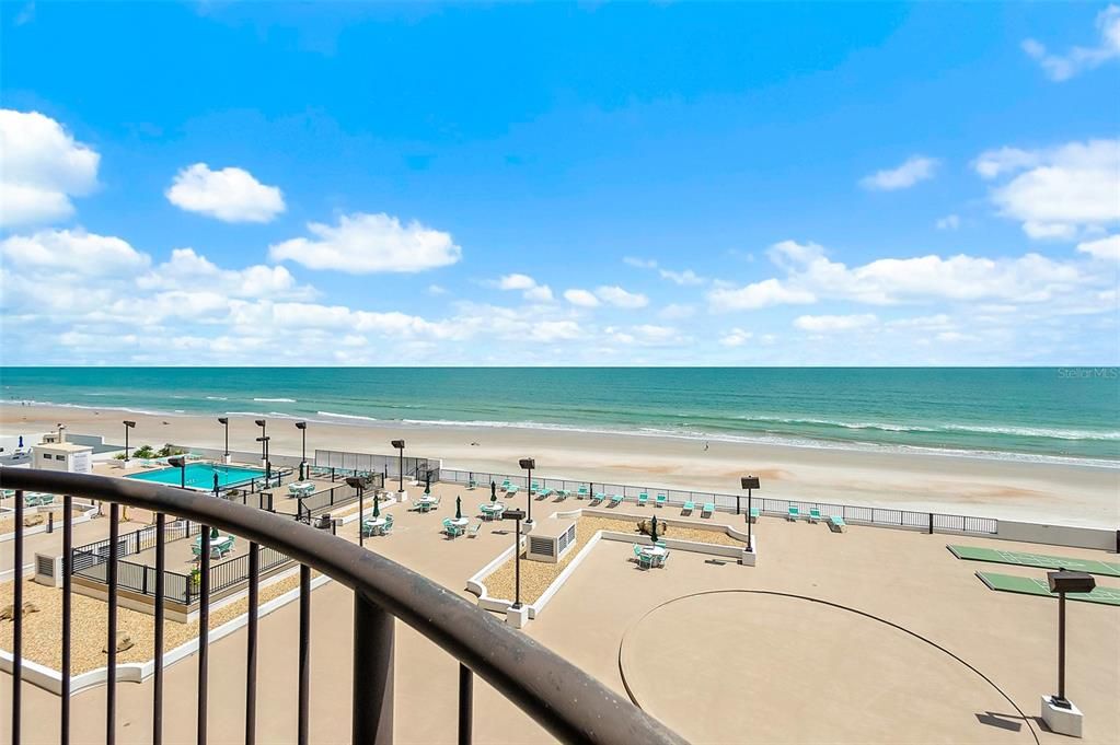 For Sale: $439,900 (2 beds, 2 baths, 1700 Square Feet)