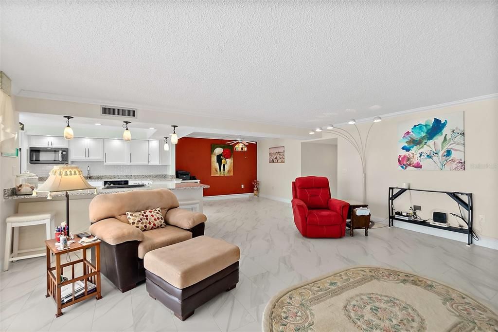 For Sale: $439,900 (2 beds, 2 baths, 1700 Square Feet)