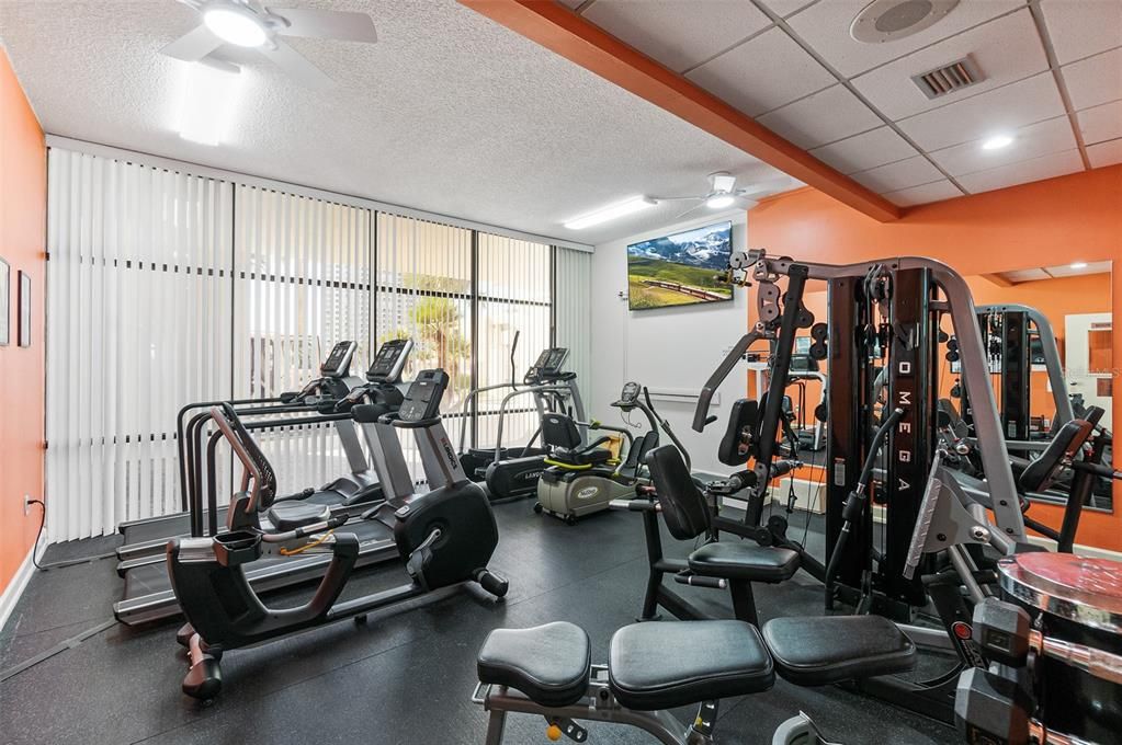 For Sale: $439,900 (2 beds, 2 baths, 1700 Square Feet)