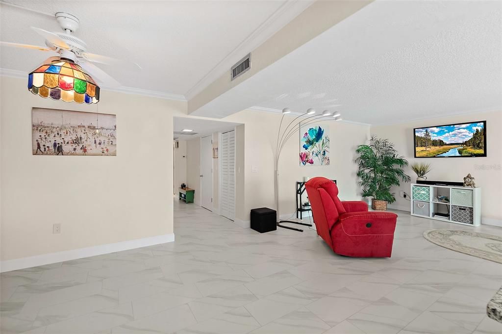 For Sale: $439,900 (2 beds, 2 baths, 1700 Square Feet)