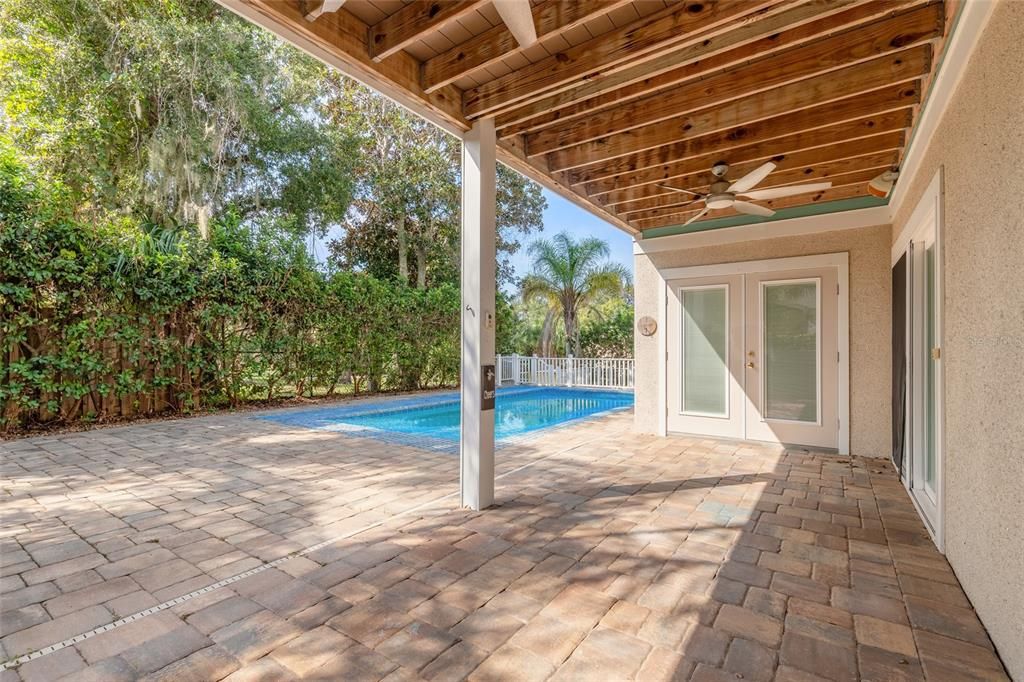 En Venta: $599,900 (3 camas, 2 baños, 2292 Pies cuadrados)