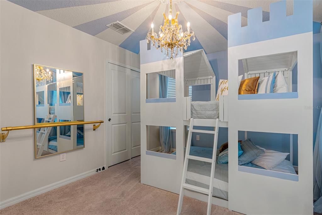 En Venta: $879,000 (10 camas, 8 baños, 4399 Pies cuadrados)
