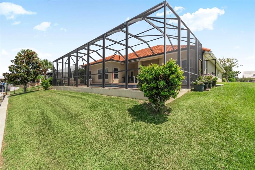 Activo con contrato: $870,000 (3 camas, 2 baños, 2586 Pies cuadrados)