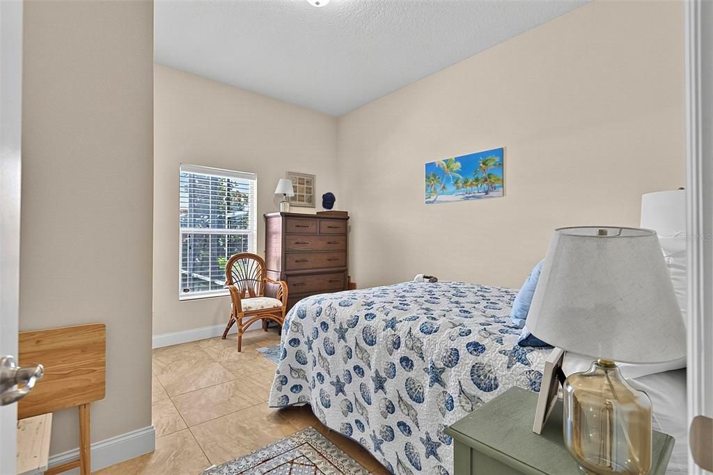 Activo con contrato: $870,000 (3 camas, 2 baños, 2586 Pies cuadrados)