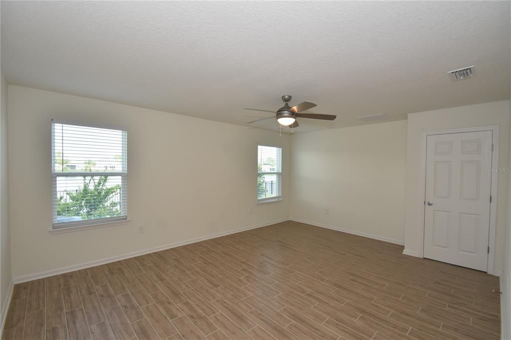 For Rent: $2,000 (3 beds, 2 baths, 1618 Square Feet)