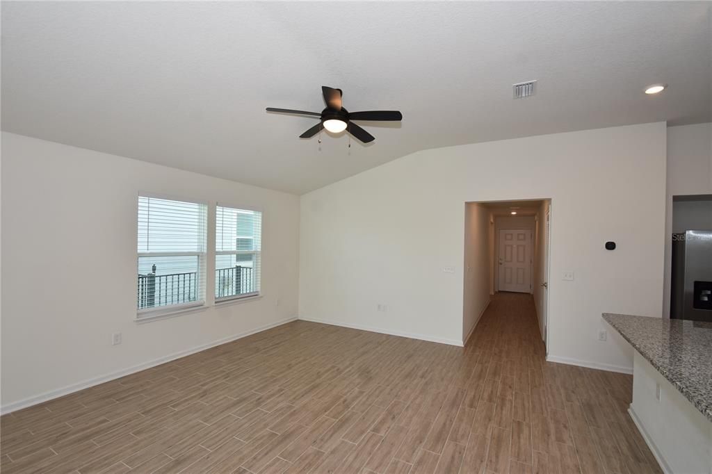 For Rent: $2,000 (3 beds, 2 baths, 1618 Square Feet)