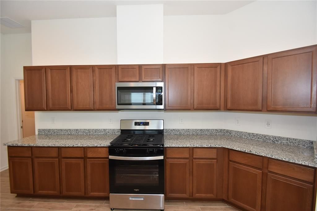 For Rent: $2,000 (3 beds, 2 baths, 1618 Square Feet)
