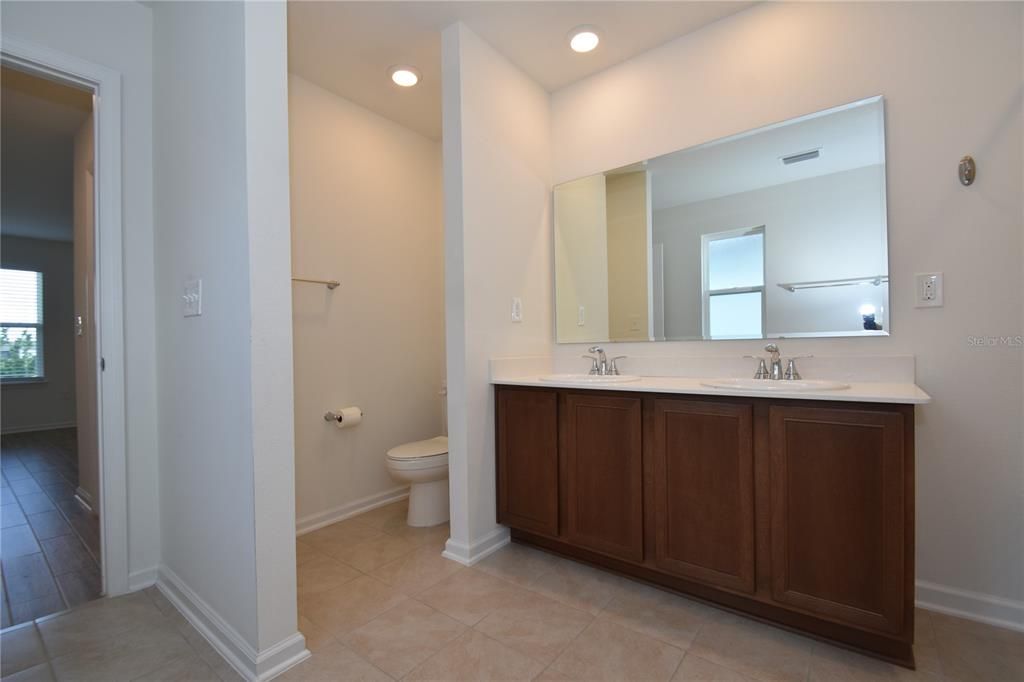 For Rent: $2,000 (3 beds, 2 baths, 1618 Square Feet)