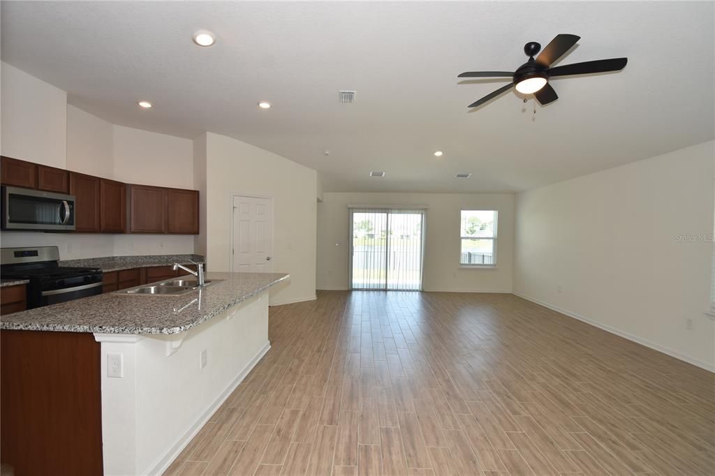 For Rent: $2,000 (3 beds, 2 baths, 1618 Square Feet)