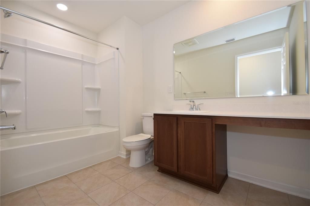For Rent: $2,000 (3 beds, 2 baths, 1618 Square Feet)