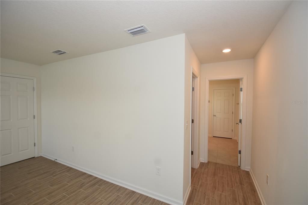 For Rent: $2,000 (3 beds, 2 baths, 1618 Square Feet)