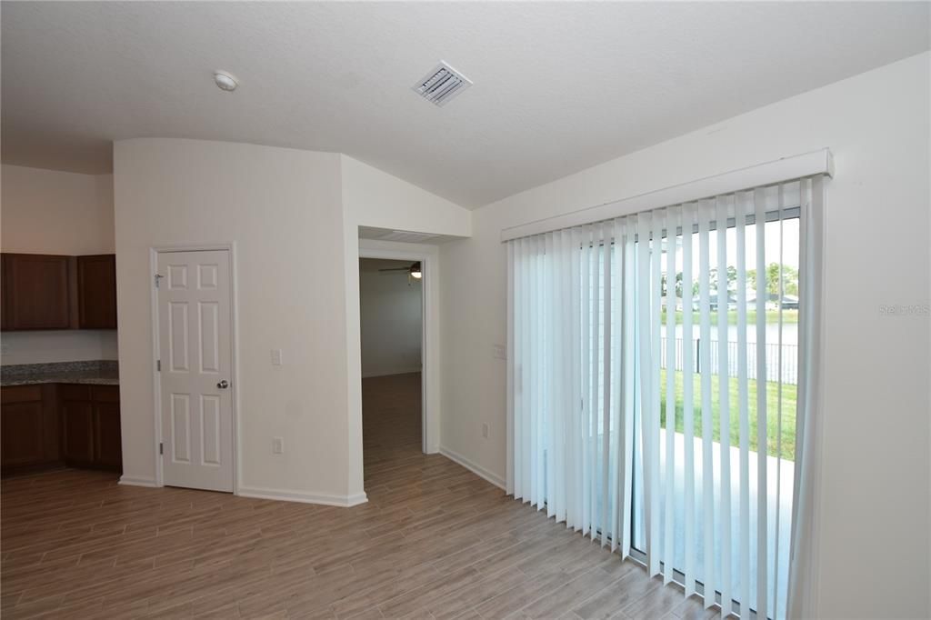 For Rent: $2,000 (3 beds, 2 baths, 1618 Square Feet)