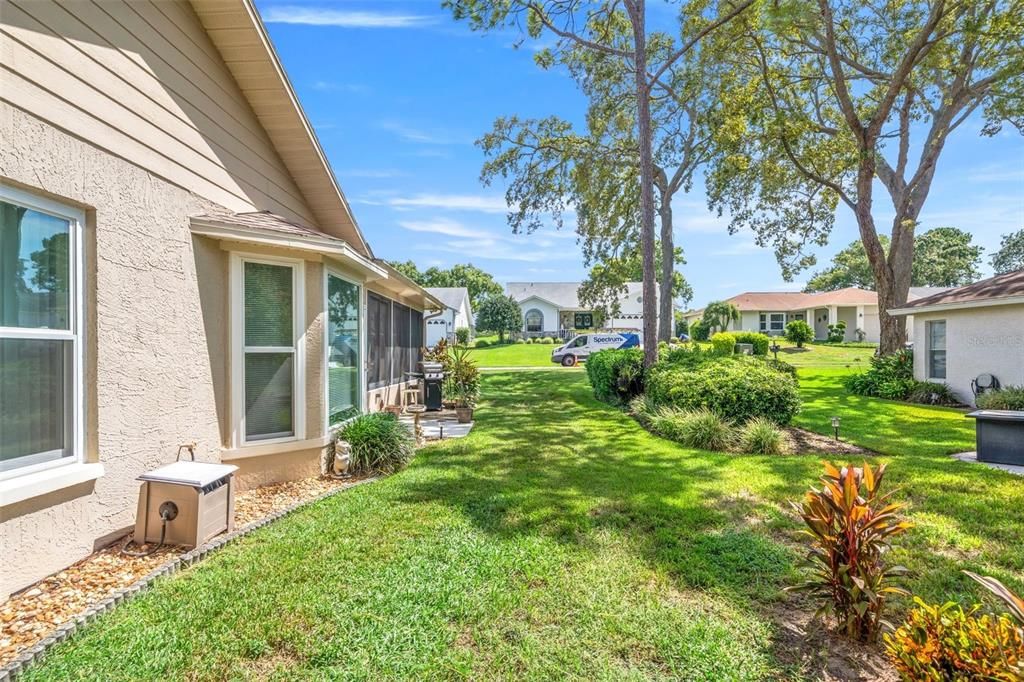For Sale: $329,000 (2 beds, 2 baths, 2008 Square Feet)