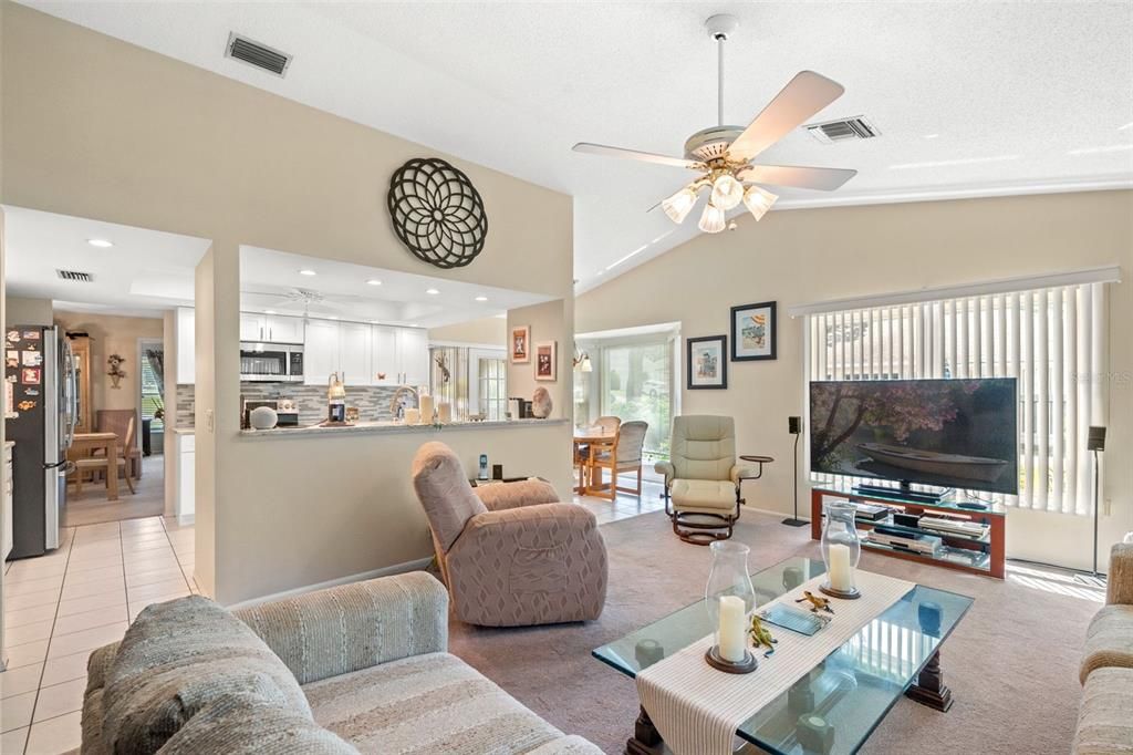 For Sale: $329,000 (2 beds, 2 baths, 2008 Square Feet)