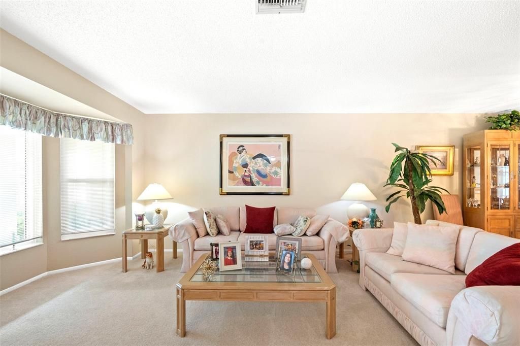 For Sale: $329,000 (2 beds, 2 baths, 2008 Square Feet)