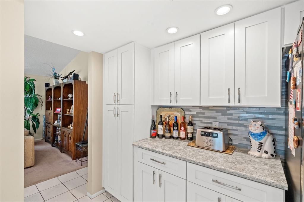 For Sale: $329,000 (2 beds, 2 baths, 2008 Square Feet)