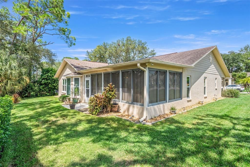 For Sale: $329,000 (2 beds, 2 baths, 2008 Square Feet)