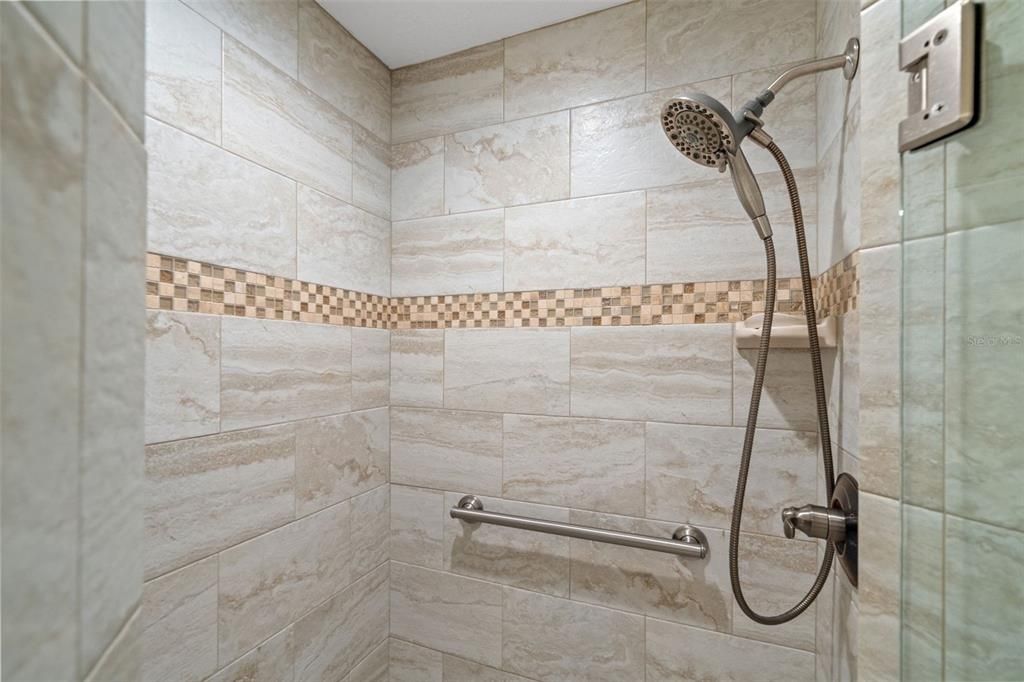 For Sale: $329,000 (2 beds, 2 baths, 2008 Square Feet)