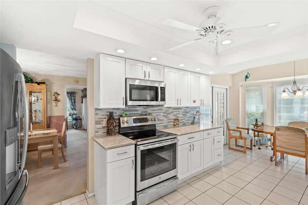 For Sale: $329,000 (2 beds, 2 baths, 2008 Square Feet)