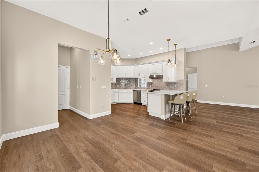 For Sale: $329,000 (2 beds, 2 baths, 1677 Square Feet)