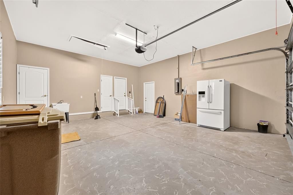 For Sale: $329,000 (2 beds, 2 baths, 1677 Square Feet)
