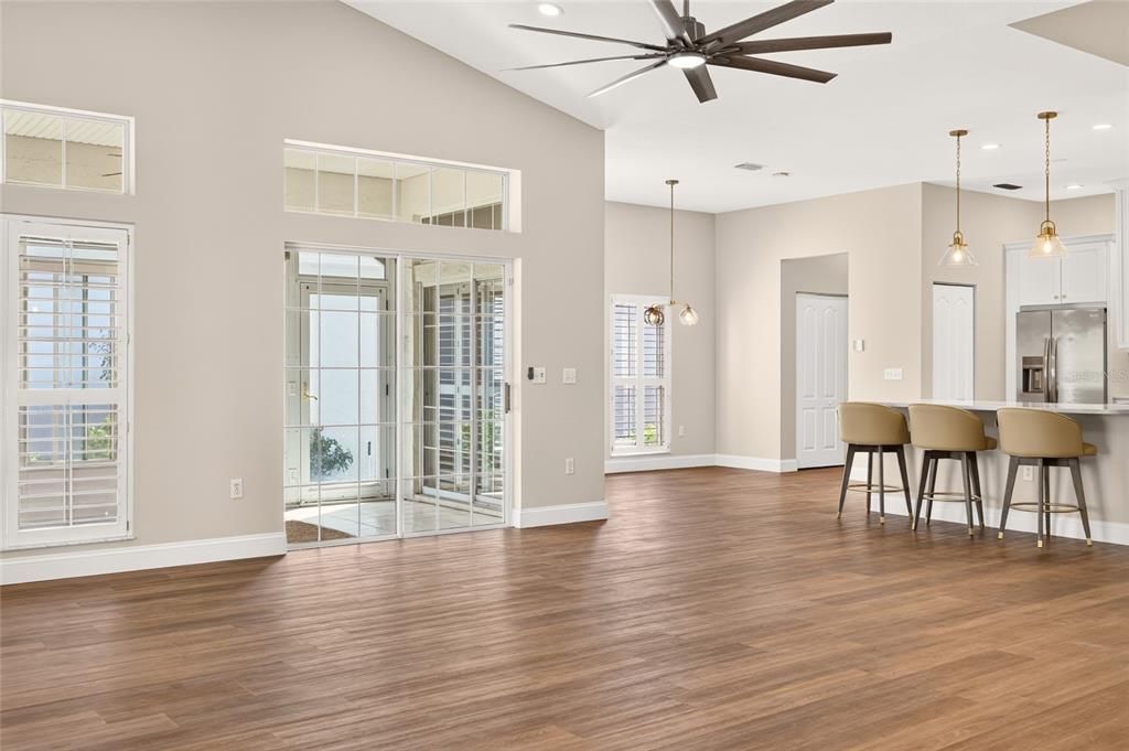For Sale: $329,000 (2 beds, 2 baths, 1677 Square Feet)