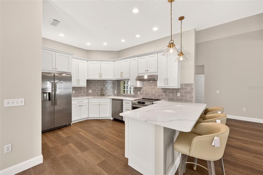 For Sale: $329,000 (2 beds, 2 baths, 1677 Square Feet)