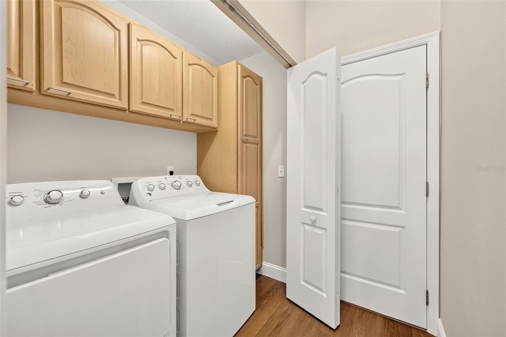 For Sale: $329,000 (2 beds, 2 baths, 1677 Square Feet)