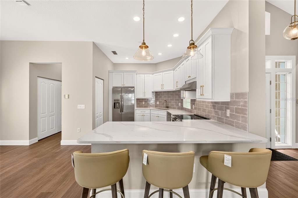 For Sale: $329,000 (2 beds, 2 baths, 1677 Square Feet)