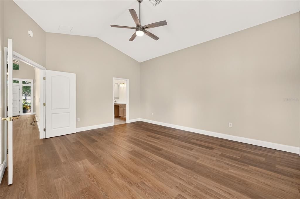 For Sale: $329,000 (2 beds, 2 baths, 1677 Square Feet)