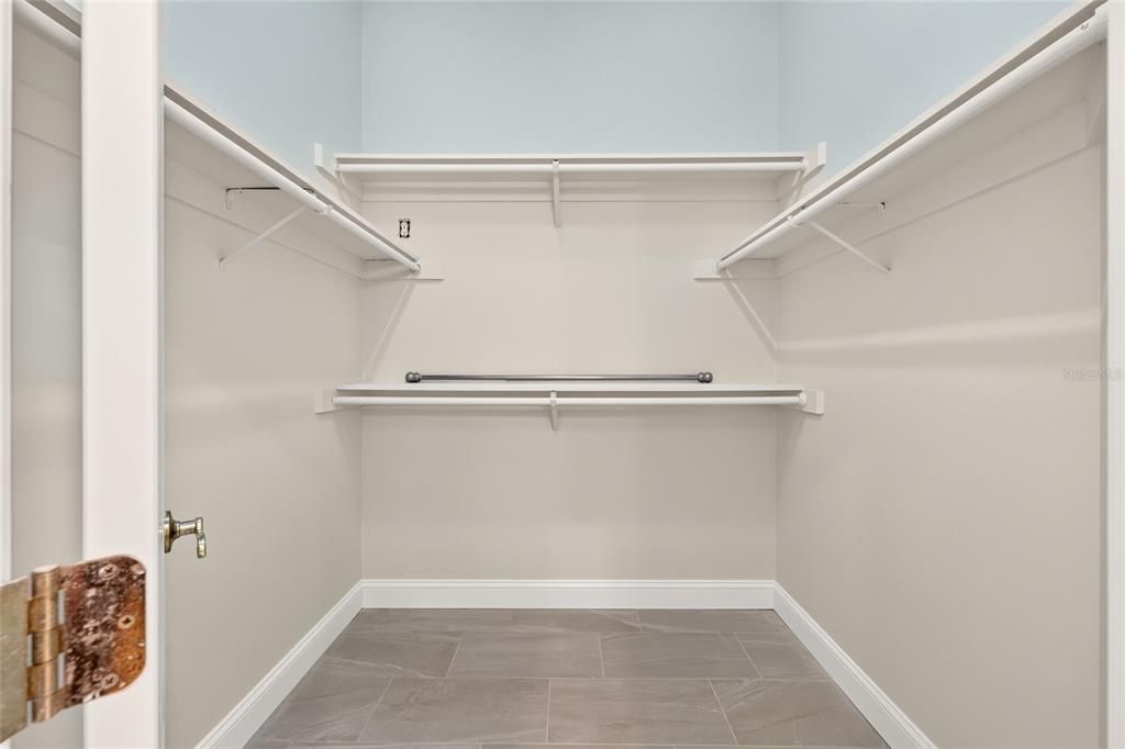 For Sale: $329,000 (2 beds, 2 baths, 1677 Square Feet)