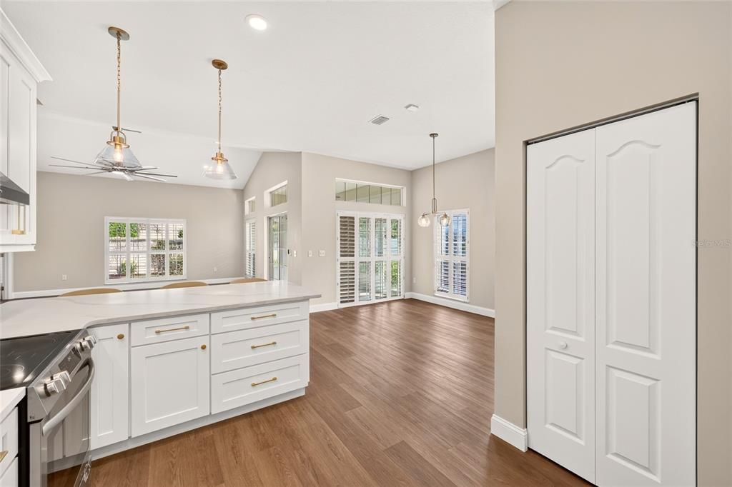 For Sale: $329,000 (2 beds, 2 baths, 1677 Square Feet)