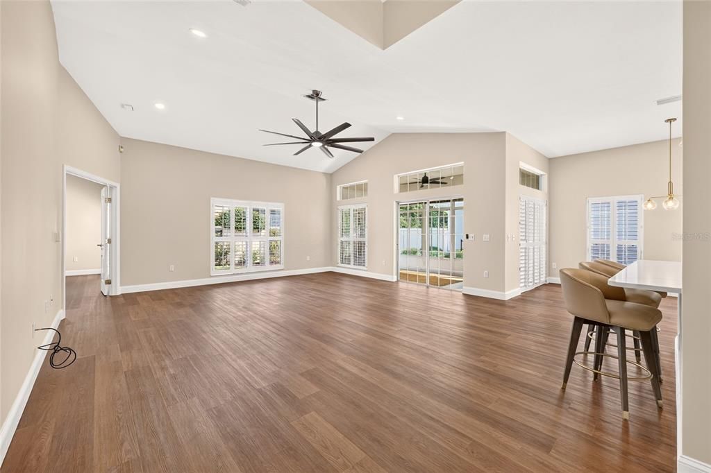 For Sale: $329,000 (2 beds, 2 baths, 1677 Square Feet)