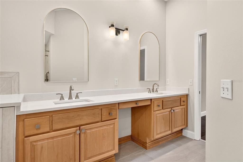 For Sale: $329,000 (2 beds, 2 baths, 1677 Square Feet)