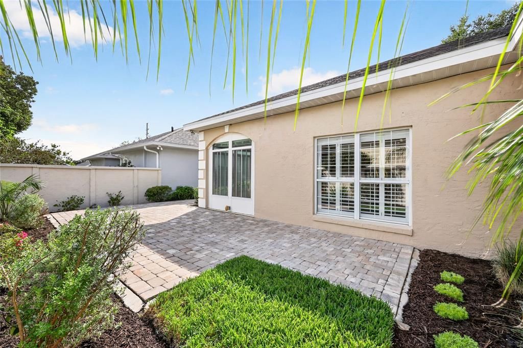 For Sale: $329,000 (2 beds, 2 baths, 1677 Square Feet)