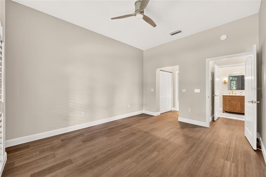 For Sale: $329,000 (2 beds, 2 baths, 1677 Square Feet)