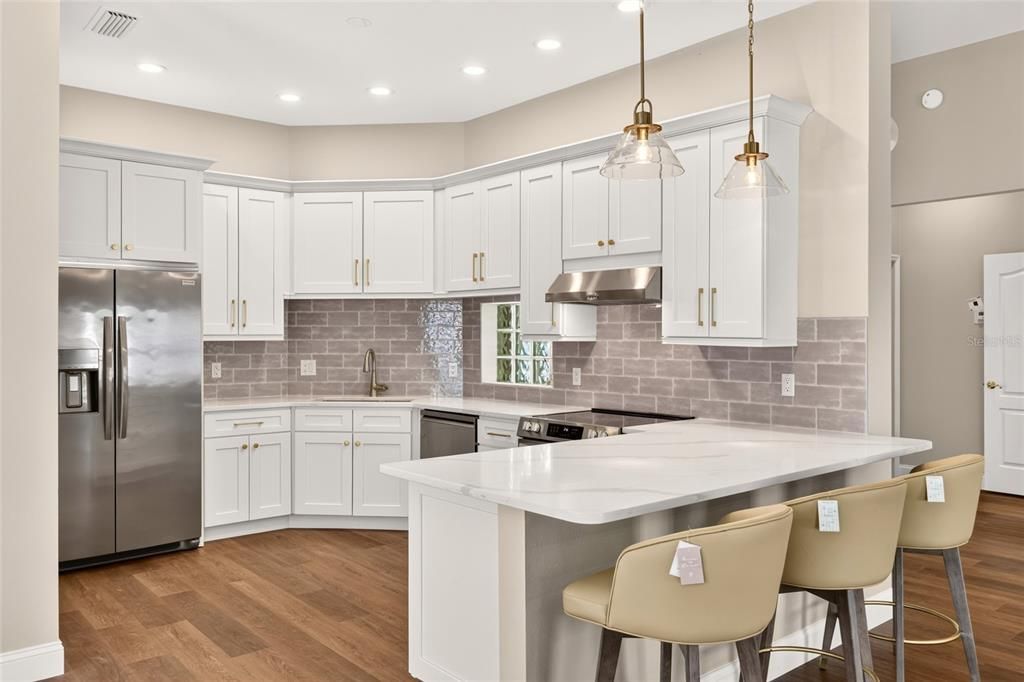 For Sale: $329,000 (2 beds, 2 baths, 1677 Square Feet)