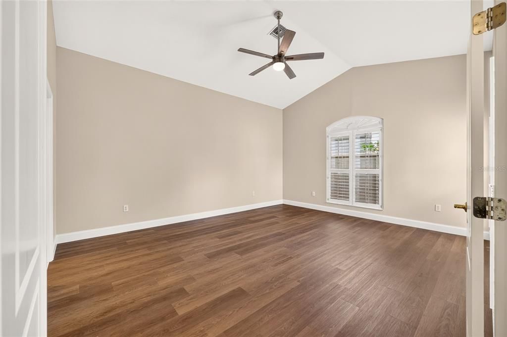 For Sale: $329,000 (2 beds, 2 baths, 1677 Square Feet)