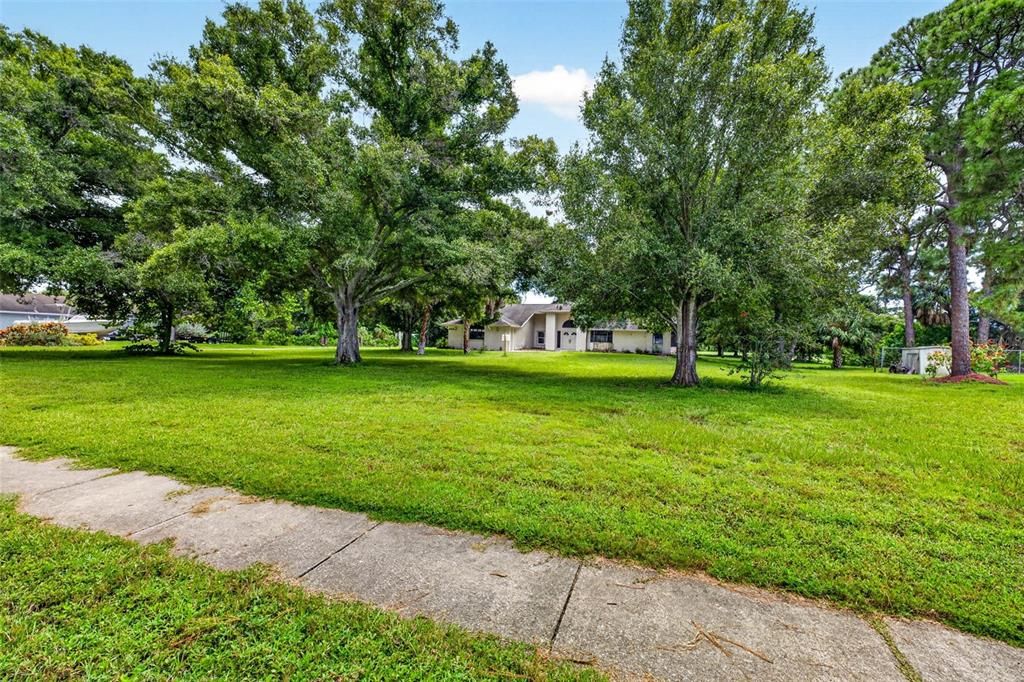 For Sale: $1,550,000 (6 beds, 5 baths, 6600 Square Feet)